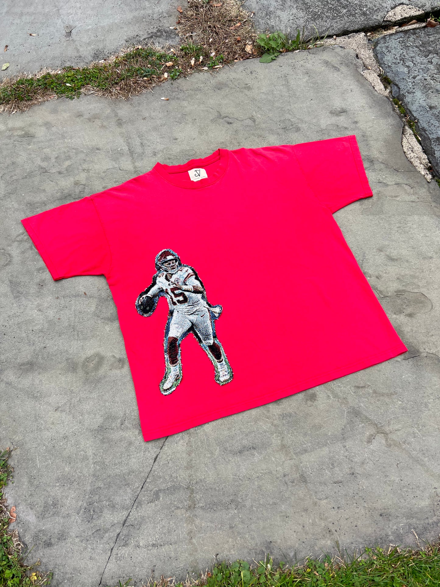 patrick mahomes "running throw" tee