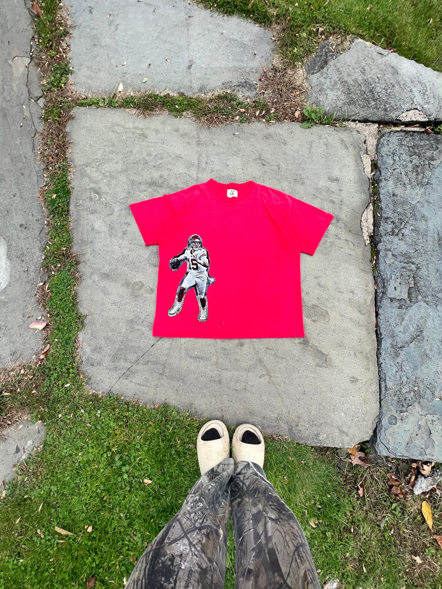 patrick mahomes "running throw" tee